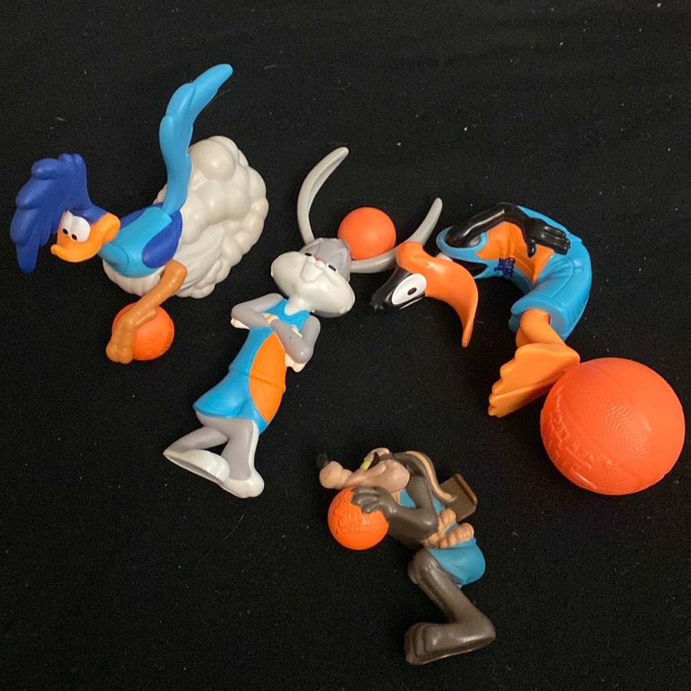 Space Jam Promo collection McDonalds Wendy’s  LoonyToons Bugs Bunny basketball